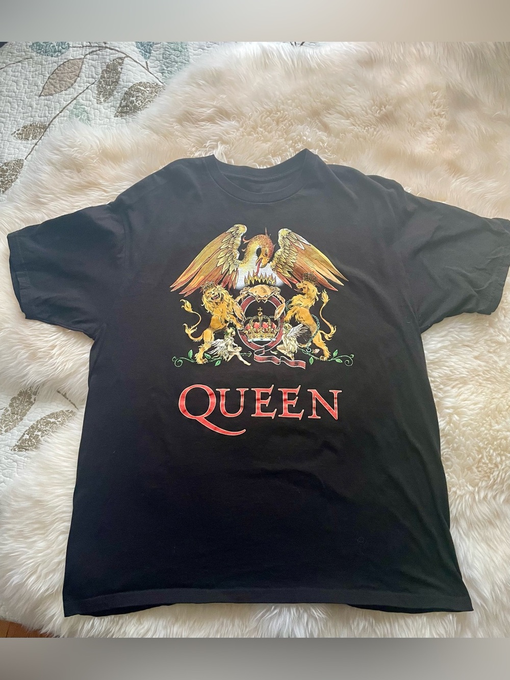 Queen Band T-Shirt Black Classic Crest Logo Graphic Tee Bravado 2019 Size XL